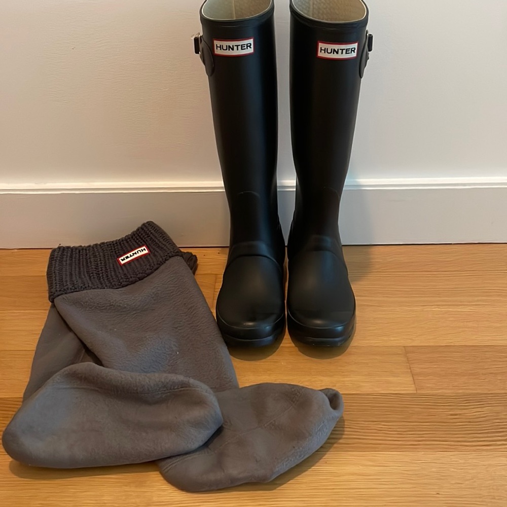 Hunter Original Tall Rain Boots with socks bundle